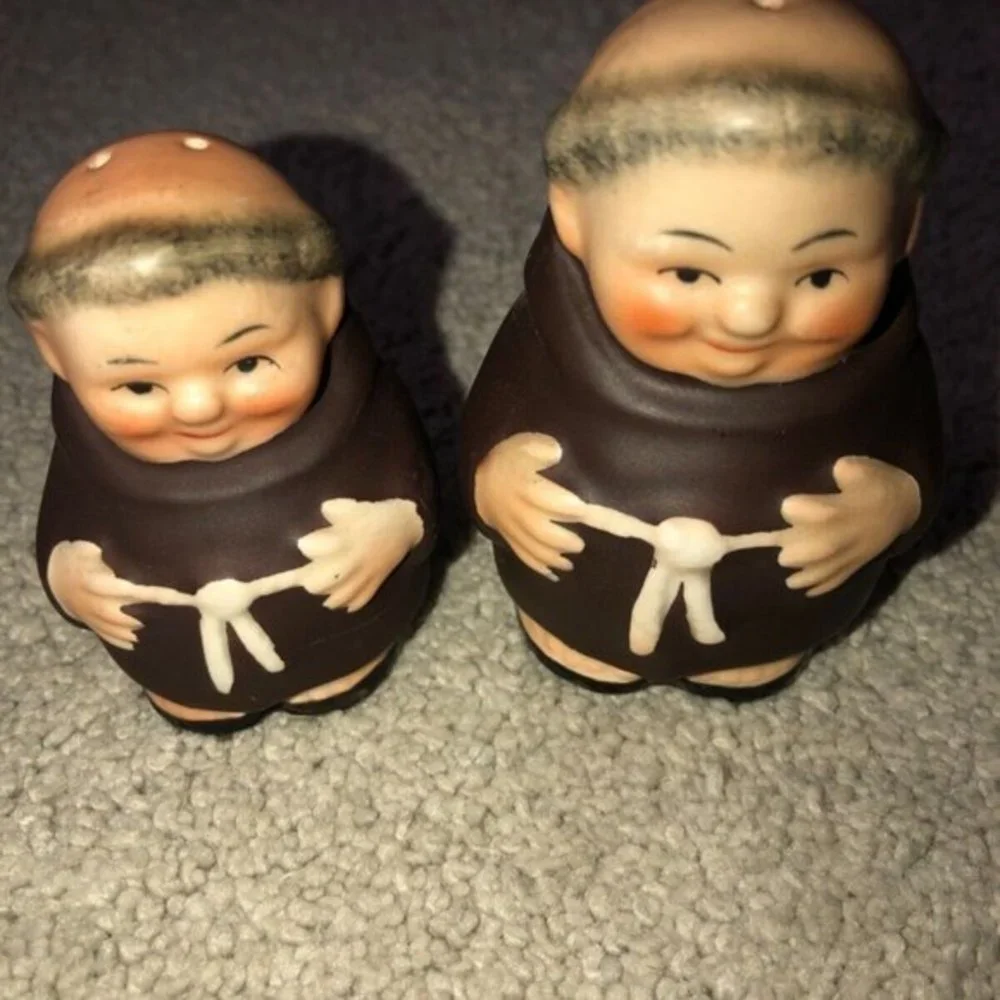 Vintage Goebel‎ Hummel Germany Friar Tuck Monk Salt Pepper Shakers Set ( 2)